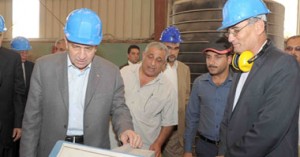 "شرف بالعاشر": إعطاء أولوية للإنتاج المحلى فى المناقصات الحكومية 1 s820111018451