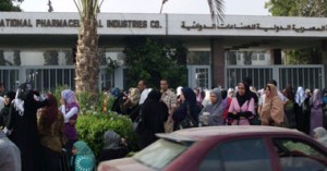 استمرار اعتصام 2000 عامل بمصنع إيبكو للأدوية بالشرقية 1 اعتصام-اضراب