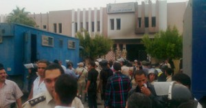 محاولات اقتحام القسم s1020112520716