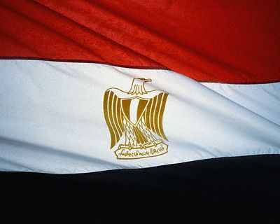 هبة عرفة | تكتب : لبسوكي توب سواد 1 علم مصر