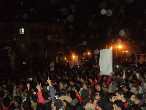 بالصور - شلل في "الإسعاف" وإغلاق شارع 26 يوليو في وقفة الألتراس والمتظاهرين أمام القضاء العالي 6 التراس5