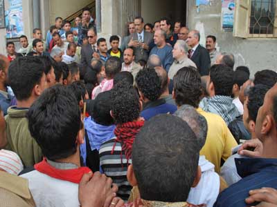 بعد عودة الفتاة..عزازي والعنتري في ميت بشار لؤد الفتنة 4 عزازي والفتنة3