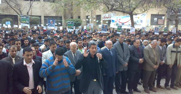 قيادات الشرقية فى حفل تأبين شهداء "بورسعيد" 1 عزازي