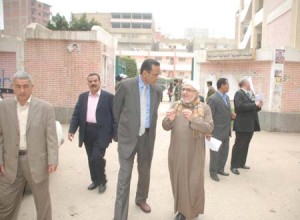 العزازي خلال تفقده لجان الشورى: مبادرة للتبرع بيومين من الأجر دفاعا عن كرامة مصر 1 عزازي1