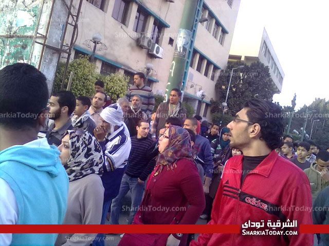بالفيديو والصور ..انطلاق مسيرات بالزقازيق تطالب بإسقاط حكم المرشد 5 205792_426118040789666_2032915210_n