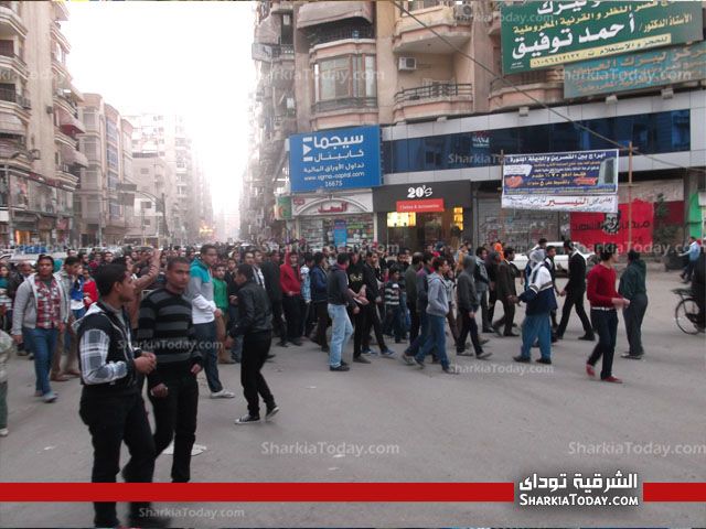 بالفيديو والصور ..انطلاق مسيرات بالزقازيق تطالب بإسقاط حكم المرشد 3 601249_426125634122240_1604430351_n