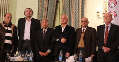 جبهة الإنقاذ تجمع فى حزب الوفد لدراسة دعوة الرئيس مرسى للحوار 1 الانقاذ