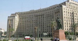 مجمع التحرير يفتح أبوابه أمام المواطنين واستمرار الاعتصام بالميدان 1 مجمع التحرير