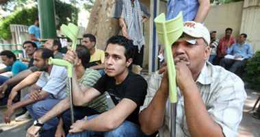 تسليم الدفعة الأولى من شيكات المعاشات لمصابي الثورة 1 مصابى الثورة