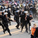 الجارديان : الحكومة المصرية تشتري قنابل غاز بـ 1.7 مليار جنيه إسترليني 1 أرشيفية-للقمع-150x150