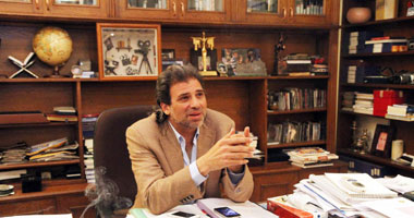 خالد يوسف: الإخوان أرسلوا مندسين لإلقاء المولوتوف فى تظاهراتنا 1 خالد يوسف