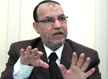 العريان:ثورة الشعب المصري لن تقلد إيران..وسيصنع المصريون تاريخًا مجيدًا 1 عصام العريان نائب رئيس حزب الحرية والعدالة