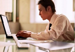 "المصرية للاتصالات" تنفى قطع خدمة الإنترنت مساء اليوم