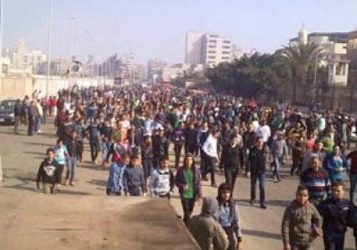 العصيان ببورسعيد يدخل يومه الثالث .. وانصراف الموظفين تجنبا للاشتباكات 1 1