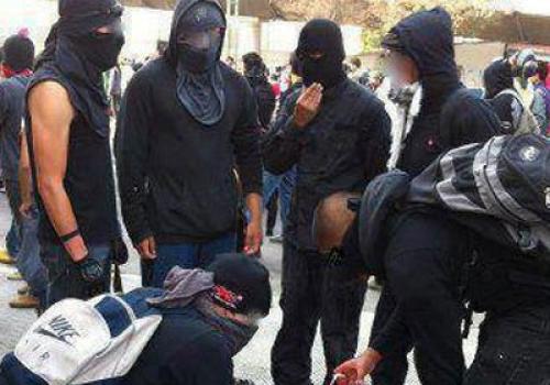 متهم بالإنتماء لـ “البلاك بلوك” :الضباط قاموا بتصويري مع أقنعة ونسبوها إلينا 1 blak-blok-1458