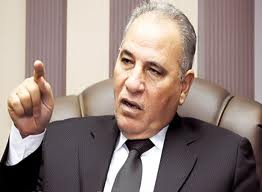 وقفة احتجاجية أمام دار القضاء العالي لمطالبة النائب العام برفع الحصانة عن الزند 1 images-91