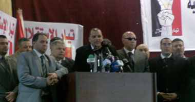 تيار الاستقلال يطالب باستفتاء شعبى على استمرار مرسى فى الحكم 1 المستشار أحمد الفضالى خلال المؤتمر
