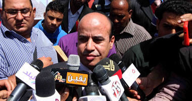 محامى الإخوان: الجماعة ليست لديها نية للطعن على حكم وقف الانتخابات 1 عبد المنعم عبد المقصود محامى اخوان