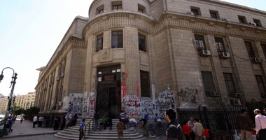 متظاهرون يرفعون البرسيم فى مسيرة من التحرير للقضاء العالى 1 متظاهرون يرفعون البرسيم
