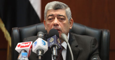 الداخلية تشترى صفقة كاميرات "حساسة" تتعرف على المندسين فى المظاهرات 1 وزير الداخلية محمد إبراهيم