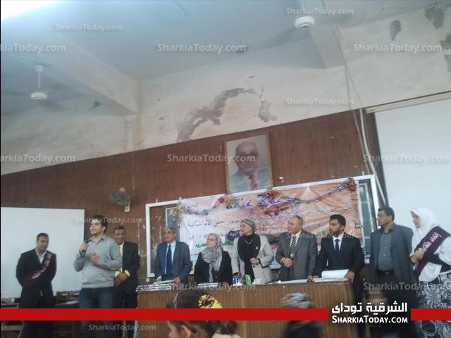 اتحاد طلاب علوم الزقازيق يكرم عاملات الكليه وأمهات الطلاب بمناسبة "عيد الام" 2 2