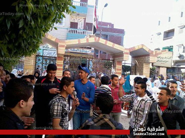 وقفة احتجاجية لطلاب المدارس أمام مركز مدينة الابراهيميه 1 7