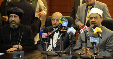 الشيخ زايد تمنح الطيب جائزة شخصية العام الثقافية 1 أحمد الطيب شيخ الأزهر