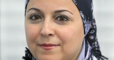 إسراء عبد الفتاح: "طول ما الدم المصرى رخيص يسقط يسقط أى رئيس" 1 إسراء عبد الفتاح