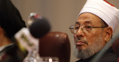 هيئة كبار العلماء: لم تصلنا استقالة القرضاوى ولا نعلم عنها شيئا 1 القرضاوى على قوائم ترقب الوصول لتطاوله على الجيش