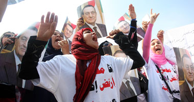 مؤيدو مبارك يتوافدون على مصطفى محمود للتوجه إلى أكاديمية الشرطة 1 مؤيدو مبارك - أرشيفية