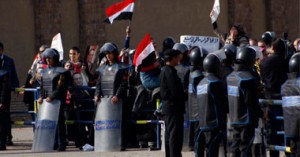 منع الصحفيين من الدخول أثناء شهادة السيسى وتشديدات عسكرية بالأكاديمية 1 منع الصحفيين
