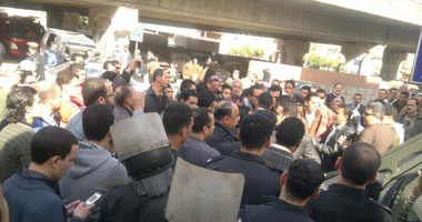 نيابة الزقازيق تقرر حجز متظاهرين فى أحداث الاشتباكات مع الأمن 1 نيابة الزقازيق تقرر