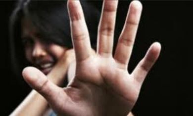 والد طالبة يتهم صانع أحذية بتحريضها على ترك منزلها بسبب علاقه عاطفيه بالحسينيه 1 والد طالبة يتهم صانع أحذية بتحريضها على ترك منزلها بسبب علاقه عاطفيه بالحسينيه
