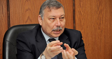 وزير التنمية الإدارية يلغى زيارته للشرقية بعد رفع اسمه من لوحة الشرف 1 3