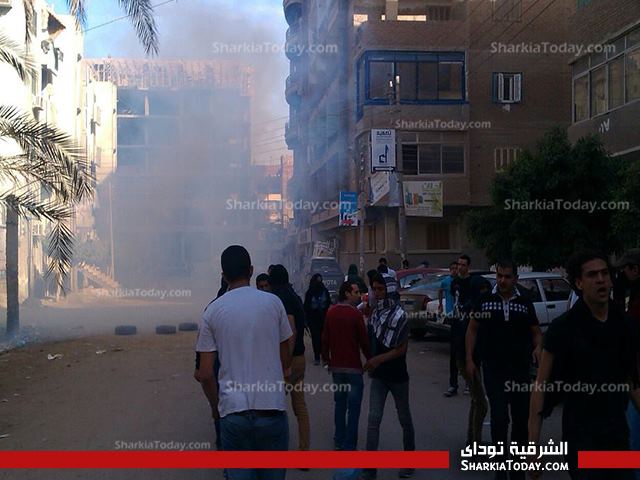 اشتباكات بين الأمن والمتظاهرين أمام مقر جماعة الاخوان المسلمين بالزقازيق 2 8