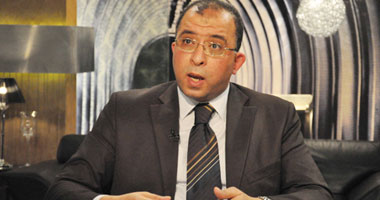أشرف العربى: الحكومة مضطرة للاقتراض و"مرسى" أحدث طفرة اقتصادية 1 أشرف العربى