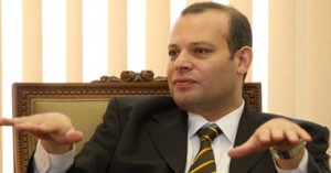 وزير الصناعة: المهرجون لا يستحون من كثرة التحول والثورة ستنجح 1 s10201222153437