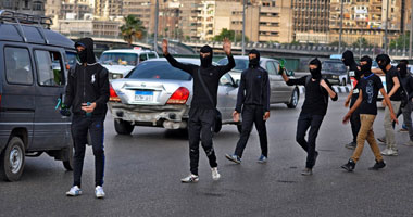 "البلاك بلوك" يعلن انضمامه لمظاهرات 30 يونيو للمطالبة برحيل مرسى 1 البلاك بلوك