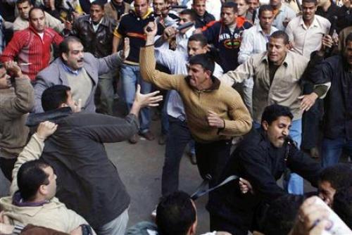 «النور»: الحشد والوعيد بين «المؤيدين» و«المعارضين» للنظام يوحي بأجواء حرب 1 النور