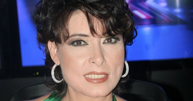 فنانون يبدأون توقيع استمارات "تمرد" على أغنية "مصر التى فى خاطرى" 1 فنانون