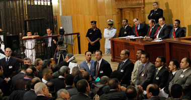 مصابو الثورة يوزعون بيانا هددوا فيه بالتصالح مع مبارك إذا تم تسييس القضية وعدم تنفيذ مطالبهم 1 2