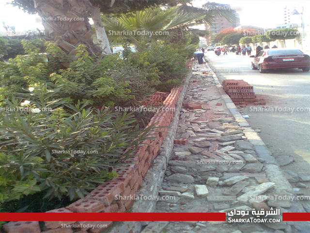 بالصور...عملية تجميل غير مبرره بالشارع المؤدي لمنزل مرسي بالزقازيق 1 22 - Copy
