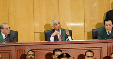 الجنايات: تأجيل محاكمة مبارك للاثنين لفض الأحراز ورفض الدعوى المدنية 1 3