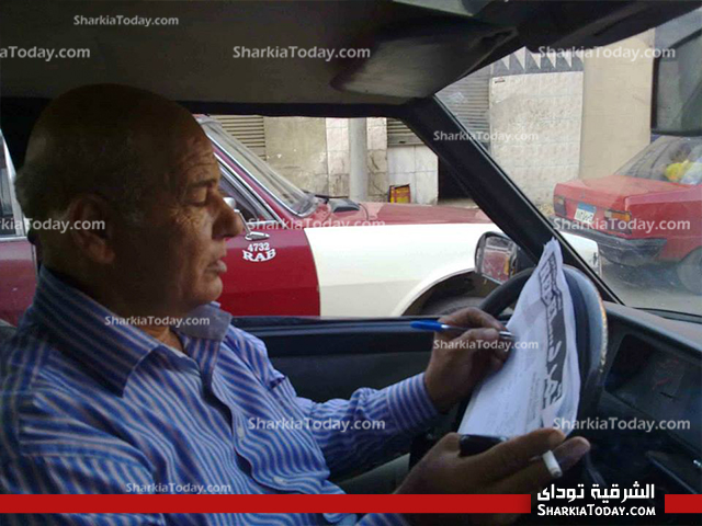 بالصور .. اقبال شديد من اهالي الزقازيق علي توقيعات تمرد لسحب الثقه من مرسي 1 TMRD3