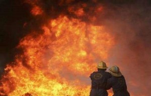 سحابة سوداء تكسو سماء منيا القمح بسبب حريق بعشرات الأطنان من القمامة 1 img_8057_copy_1