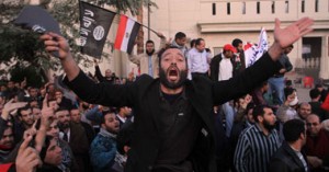 الإخوان من أمام الجامعة العربية لإيران: "سوريا سُنة لو على موتى" 1 s1220122135223