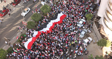 أهالى أبوحماد يذهبون للإحتفال بذكرى الثورة أمام مبنى محافظة الشرقية 1 متظاهرو