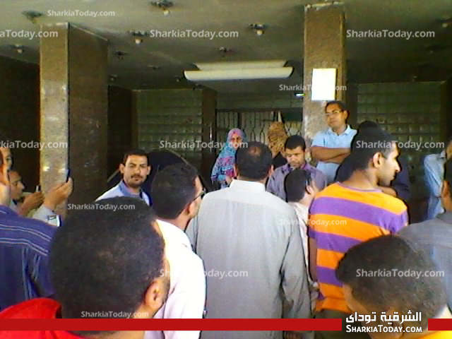 معاقو الشرقيه : لم ننهي اعتصامنا امام المحافظة ومستمرون حتي تنفيذ المطالب 1 معاقو الشرقية