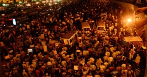 انطلاق مسيرة من "التحرير" لمجلس الوزراء للمطالبة بفض اعتصام رابعة