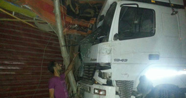 إصابة 3 فى تصادم "نقل" بـ"توك توك" فى منيا القمح 1 إصابة 3 فى تصادم